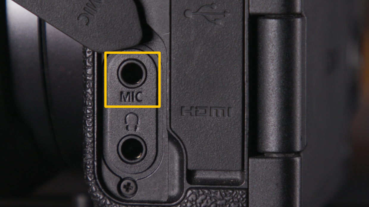 Canon EOS R mirrorless camera mic input