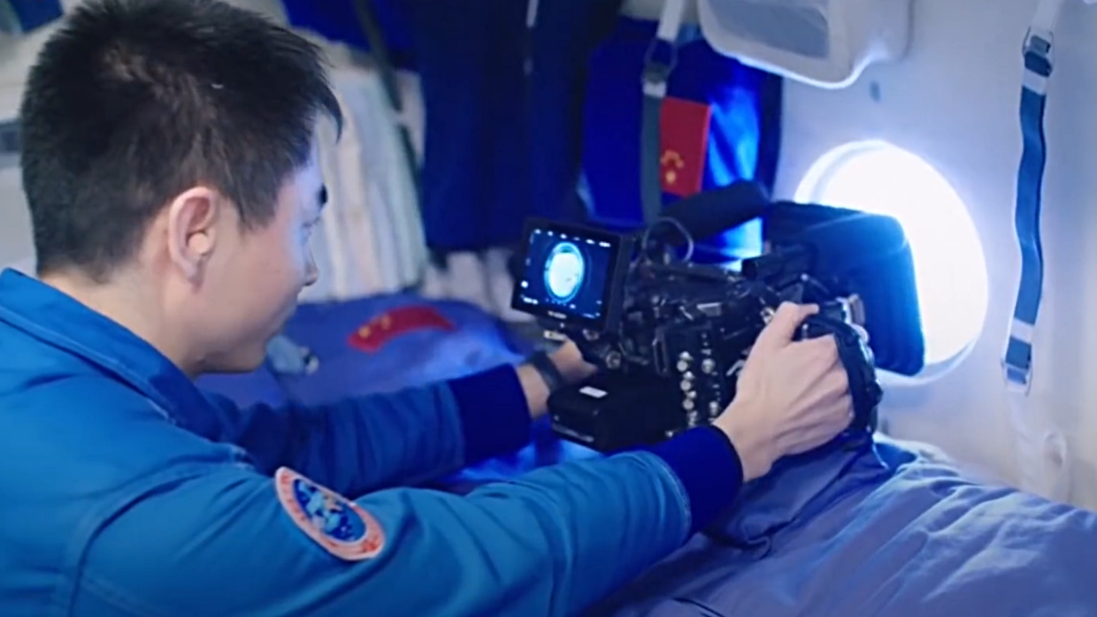 MOVA EDGE 8K being held by astronaut on the Long March-7 Yuan 4 carrier rocket. Two Deity S-Mic 2S recording stereo.