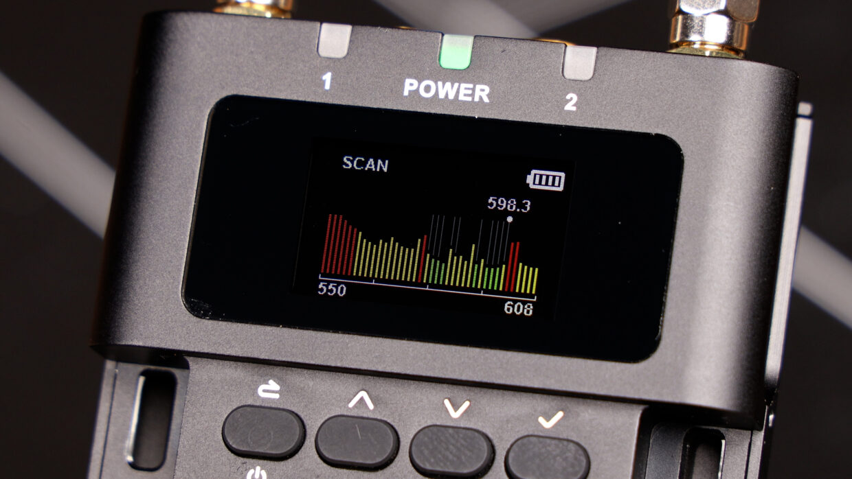 Deity THEOS UHF receiver scanning nearby frequencies